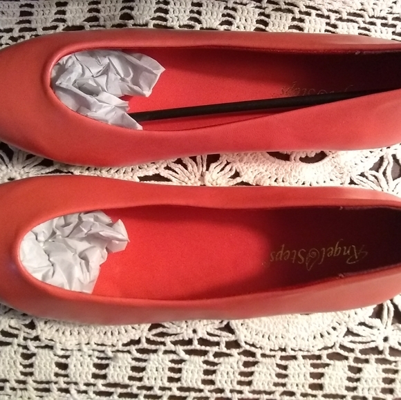 Shoes - Picture 4 of 6